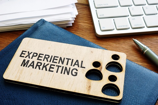 TRAINING STRATEGIC ISSUES IN EXPERIENTIAL MARKETING