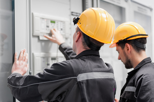 TRAINING SUBSTATION MAINTENANCE